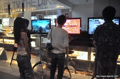 画像ギャラリー No.025のサムネイル画像 / 「デッドライジング 2 オフ・ザ・レコード」は本日発売。SABU監督らショートムービー「TOKYO DEADRISING」関係者も出演した発売前夜祭をレポート