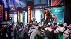 画像ギャラリー No.039のサムネイル画像 / 「デッドライジング 2 オフ・ザ・レコード」は本日発売。SABU監督らショートムービー「TOKYO DEADRISING」関係者も出演した発売前夜祭をレポート