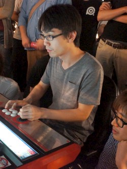 ꡼ No.010Υͥ / EVO2013Ϥ褤躣äEvolution 2013ľư襤󥿥ӥ塼ϥ顤ͥ⡤Justin11̾˰յߤʹ