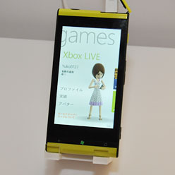 画像集#015のサムネイル/「Windows Phone 7.5」登場。第1弾は富士通東芝製のKDDI向け端末「IS12T」〜Xbox LIVE周りもいろいろ聞いてきた【詳報追加】