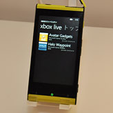 画像集#024のサムネイル/「Windows Phone 7.5」登場。第1弾は富士通東芝製のKDDI向け端末「IS12T」〜Xbox LIVE周りもいろいろ聞いてきた【詳報追加】