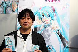 画像ギャラリー No.005のサムネイル画像 / 秋葉原で開催された「初音ミク -Project DIVA- extend」店頭体験会をレポート。プロデューサーインタビューも掲載