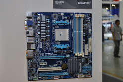 ꡼ No.037 | COMPUTEXSandy Bridge-EбX79LlanoбA75ʤɤꡣޥܡɥ٥ƼҤåץåʤŸڲɲá