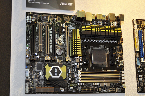 ꡼ No.041 | COMPUTEXSandy Bridge-EбX79LlanoбA75ʤɤꡣޥܡɥ٥ƼҤåץåʤŸڲɲá