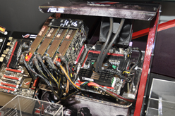 ꡼ No.054 | COMPUTEXSandy Bridge-EбX79LlanoбA75ʤɤꡣޥܡɥ٥ƼҤåץåʤŸڲɲá