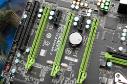 画像ギャラリー No.008のサムネイル画像 / GIGA-BYTE,ゲーマー向け「G1-Killer」シリーズのX79マザーを発表。2万5000円前後で4-wayマルチGPUに対応するモデルも