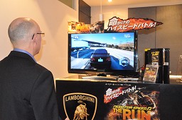 画像ギャラリー No.001のサムネイル画像 / 累計1億本売り上げの大人気シリーズ最新作「ニード・フォー・スピード ザ・ラン」の発売記念イベント開催。タレントのローラさんによるデモプレイも