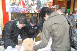 画像ギャラリー No.010のサムネイル画像 / ついに発売を迎えた「セブンスドラゴン2020」,秋葉原で開催された発売記念抽選会のフォトレポートを掲載。発売に寄せた開発陣合同インタビューも