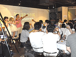 画像ギャラリー No.003のサムネイル画像 / 「『Kingdom Conquest』天使のオフ会」東京会場の模様をレポート。一年半ぶりの新種族「天使族」も発表され,終始アットホームな雰囲気