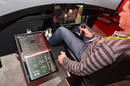 ꡼ No.023 | SIGGRAPHϥݥȥեбΡMAESTRO-4Gפ䡤90٤Ѷʥǥץ쥤ʤɤϪ줿ExhibitionŸݡȡʸԡ