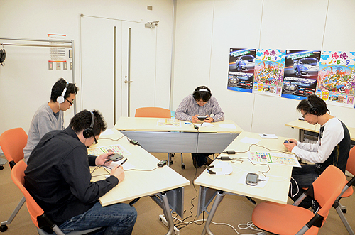 画像ギャラリー No.003のサムネイル画像 / PS Vitaのローンチタイトル「リッジレーサー」「塊魂 ノ・ビ〜タ」を,バンダイナムコゲームスのメディア向け体験会で試してきた