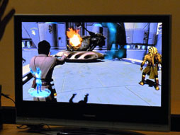 画像ギャラリー No.015のサムネイル画像 / 「Kinect スター・ウォーズ」の体験会で3D立体視のポッドレースに挑戦。R2-D2がしゃべる限定版も情報もあり