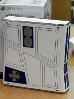 画像ギャラリー No.020のサムネイル画像 / 「Kinect スター・ウォーズ」の体験会で3D立体視のポッドレースに挑戦。R2-D2がしゃべる限定版も情報もあり