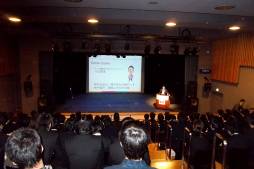 画像ギャラリー No.005のサムネイル画像 / 神戸電子専門学校で行われたSCEとDeNA Games Osakaのセミナーの様子が公開に