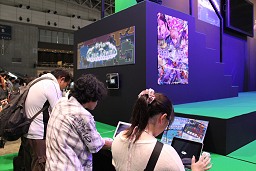 ꡼ No.002 | TGS 2011ϤʤǦԤݡ󥹡ޡȥեŸƤR-FORCEץ֡ݡ