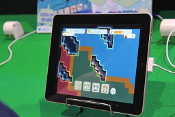 ꡼ No.005 | TGS 2011ϤʤǦԤݡ󥹡ޡȥեŸƤR-FORCEץ֡ݡ