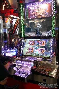 モンハン モチーフのメダルゲーム2機種が発表されたカプコンのプライベートショー 大画面とど派手なジャックポット演出に注目 モンハン モチーフのメダルゲーム2機種が発表されたカプコンのプライベートショー 大画面とど派手なジャックポット演出に注目