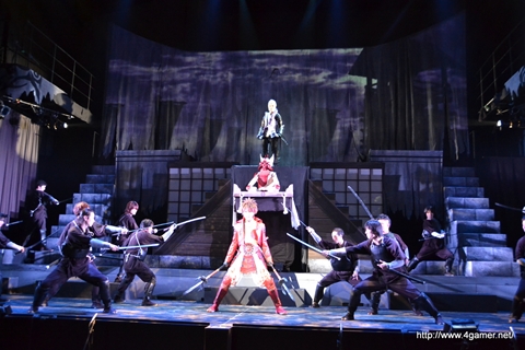画像ギャラリー No.029のサムネイル画像 / マルチエンディングの舞台「戦国BASARA3」は,“ゲームから飛び出した”という表現がぴったりなキャスト陣が熱演。東京公演ゲネプロをレポート