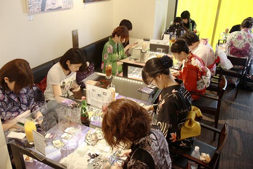 画像集#007のサムネイル/夏だ,浴衣だ,マジックだ! 女子プレイヤー達が「マジック:ザ・ギャザリング」で真剣勝負を繰り広げたガールズイベントをレポート