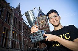 ���������꡼ No.004�Υ���ͥ������ / �֥ޥ��å����������㥶��󥰡פ��������������12��2���˳��롣����饤���ۿ��⤢��