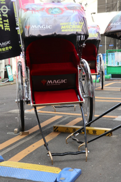 ���������꡼ No.002�Υ���ͥ������ / �֥ޥ��å����������㥶��󥰡פο������ɥ��åȡȵ���ʼ�Ĥοʷ��ɻ��ͤο��ϼ֤���ë�γ������롣���������פ���ϥɥ��ɥ��ν��֡�