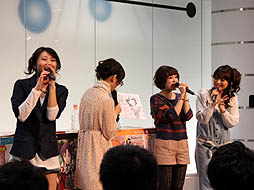 画像集#013のサムネイル/アムラックス東京で開催された「生っすか!?サンデー出張版〜」。愛美チャレンジ！あり，グラビア撮影会ありのトークショーをレポート