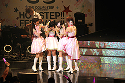 画像集#017のサムネイル/「THE IDOLM@STER 8th ANNIVERSARY HOP!STEP!!FESTIV@L!!!」福岡公演をレポート。ツアー後半戦に向けて，これまでとはひと味違ったライブに