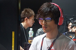 ꡼ No.037 | TGS 2013ϡBLAZBLUEפȡ֥IVפΥӥޥåƥץ󥿥ȥθͽԤ줿Mad Catz֡ݡ