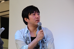 画像ギャラリー No.003のサムネイル画像 / 「LOLLIPOP CHAINSAW」の全国キャラバンがスタート。グラスホッパー・マニファクチュアの須田剛一氏が,その魅力を直々に紹介したスペシャルステージの模様をレポート