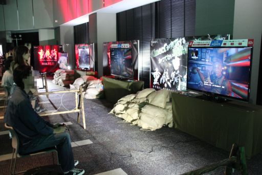 画像ギャラリー No.014のサムネイル画像 / 「LOLLIPOP CHAINSAW」ステージイベントで,ゲーム序盤の山場を開発スタッフが攻略。「Xbox 360 感謝祭」レポート