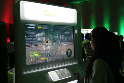 画像ギャラリー No.017のサムネイル画像 / 「LOLLIPOP CHAINSAW」ステージイベントで,ゲーム序盤の山場を開発スタッフが攻略。「Xbox 360 感謝祭」レポート