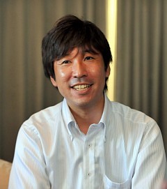 画像ギャラリー No.002のサムネイル画像 / 「迷宮クロスブラッド リローデッド」のテーマソング「SCARLET WINGS」を歌うELISAさんにインタビュー。歌詞や曲に込められた思いとは?