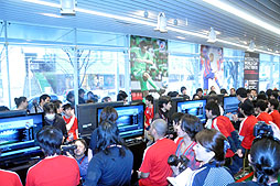 画像ギャラリー No.006のサムネイル画像 / 世界への切符をかけた熱い戦いがいよいよ開幕。「FIFA インタラクティブ ワールドカップ 2012」の模様をレポート