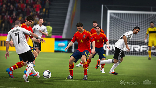 画像ギャラリー No.011のサムネイル画像 / 戦略シムの要素を備えた新モードも搭載。「FIFA 12 ワールドクラス サッカー」のDLC「UEFA EURO 2012」はただの追加データ集ではない