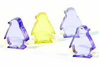 画像ギャラリー No.008のサムネイル画像 / 海外ボードゲーム「潜入スパイ大脱出」「荒野の1ドルペンギン」や，サンダーストーンの拡張カードセット4「ソーンウッドの猛襲」が8月下旬に発売