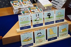 画像集#060のサムネイル/アナログゲーム，西の祭典「ゲームマーケット2013大阪」。日本ボードゲーム大賞2012受賞作も発表されたイベントの模様をフォトレポートで紹介