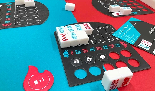 画像ギャラリー No.003のサムネイル画像 / ボードゲーム「タイガー&ドラゴン」が11月27日に発売。伝統ゲーム“ごいた”の流れを汲んだ牌ゲーム