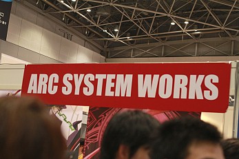 画像ギャラリー No.010のサムネイル画像 / 「コミックマーケット80」がいよいよ開幕。PSP「まどか☆マギカ」のパッケージやパチスロ版「ToHeart2」も見られた夏コミ初日の企業ブースをレポート