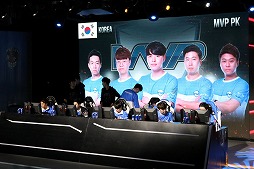 画像ギャラリー No.014のサムネイル画像 / 「CS:GO」の国際大会「ZOWIE eXTREMESLAND CS:GO ASIA 2018」が上海で開催。アジアから世界を目指すBenQの取り組みを聞いた