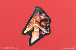 画像ギャラリー No.003のサムネイル画像 / 「SILENT HILL」シリーズ,Tシャツやぬいぐるみなどのグッズが発売に
