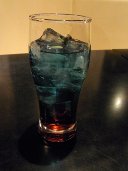 画像ギャラリー No.013のサムネイル画像 / 東京と大阪のメニューバトルが勃発!「クロヒョウ2 龍が如く 阿修羅編」×TBIグループのコラボメニューを小川プロデューサーが試食