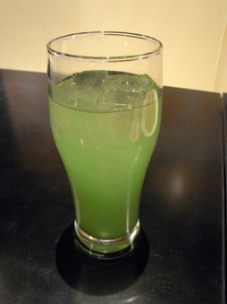 画像ギャラリー No.017のサムネイル画像 / 東京と大阪のメニューバトルが勃発!「クロヒョウ2 龍が如く 阿修羅編」×TBIグループのコラボメニューを小川プロデューサーが試食