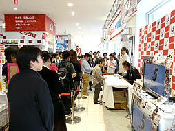 画像ギャラリー No.003のサムネイル画像 / 「5作目という区切りの本作で,記録を作りたい」。名越稔洋総合監督が最新作への気合いを語った「龍が如く5 夢,叶えし者」体験会の模様をレポート