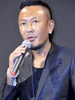 画像ギャラリー No.002のサムネイル画像 / 「龍が如く5 夢、叶えし者」の完成披露記者会見をレポート。哀川 翔さん,大東駿介さん,徳重 聡さん,奥田瑛二さん,黒田崇矢さんら豪華出演陣が登場