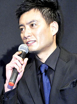 画像ギャラリー No.008のサムネイル画像 / 「龍が如く5 夢、叶えし者」の完成披露記者会見をレポート。哀川 翔さん,大東駿介さん,徳重 聡さん,奥田瑛二さん,黒田崇矢さんら豪華出演陣が登場