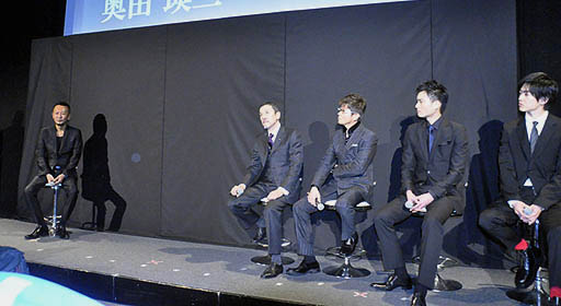 画像ギャラリー No.009のサムネイル画像 / 「龍が如く5 夢、叶えし者」の完成披露記者会見をレポート。哀川 翔さん,大東駿介さん,徳重 聡さん,奥田瑛二さん,黒田崇矢さんら豪華出演陣が登場