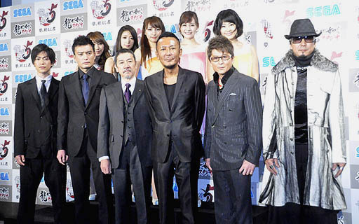 画像ギャラリー No.015のサムネイル画像 / 「龍が如く5 夢、叶えし者」の完成披露記者会見をレポート。哀川 翔さん,大東駿介さん,徳重 聡さん,奥田瑛二さん,黒田崇矢さんら豪華出演陣が登場