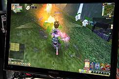 ���������꡼ No.002�Υ���ͥ������ / ��TGS 2011�Ͽ����饤��RPG����Ƴ�ر������ڥ�󥵡פΥץ쥤���֥��Ÿ�ǡ��Хȥ�Υ���Ȥʤ�֥���ޥ�����פ��θ�����