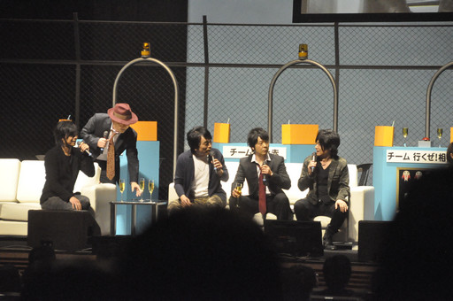 画像ギャラリー No.026のサムネイル画像 / オリジナル朗読劇は爆笑の連続。浪川大輔さん,花澤香菜さん,森久保祥太郎さんら主要キャスト陣が登場した「ジュネス新春ゴールデン感謝祭」レポート