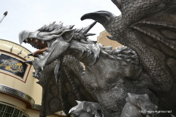 画像ギャラリー No.008のサムネイル画像 / “動く”大迫力の実物大リオレイア希少種をムービーで撮影。USJで7月20日から開催される「モンスターハンター・ザ・リアル 2012」前夜祭速報